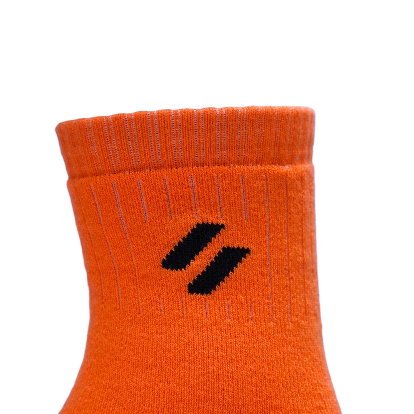 Close up view Crew-length sports socks pack – 4 pairs – ideal for gym sessions, cross-training, and everyday athletic use
